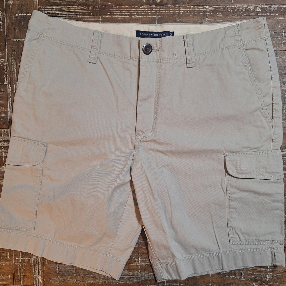 Tommy Hilfiger Cargo Shorts Men's Size 38W(tag 36) 9in Inseam Beige 100% Cotton